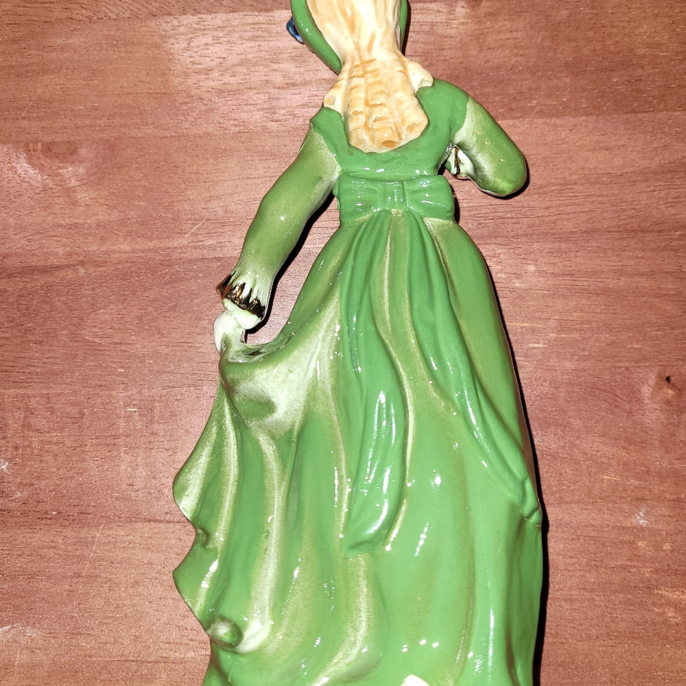 VTG Victorian Dancing Lady in Irish Green Dress Porcelain Figurine St Patrick's - Picture 7 of 12